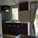 Campingplatz Mobil-home Confortable Avec Terrasse Pour 4 Personnes A - Api-1-52-291 Vorey