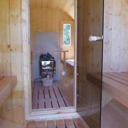 Mobil-home Confortable Avec Terrasse Pour 4 Personnes A - Api-1-52-291 *