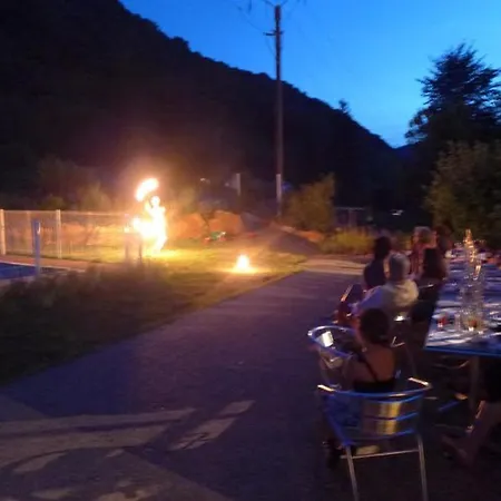 Kemping Mobil-home Confortable Avec Terrasse Pour 4 Personnes A - Api-1-52-291 *