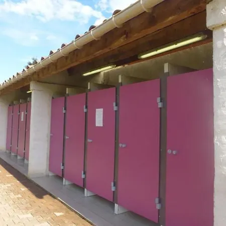 Mobil-home Confortable Avec Terrasse Pour 4 Personnes A - Api-1-52-291 *