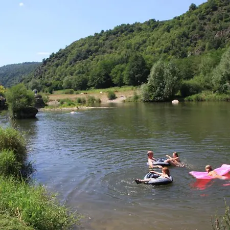 Mobil-home Confortable Avec Terrasse Pour 4 Personnes A - Api-1-52-291 * Vorey